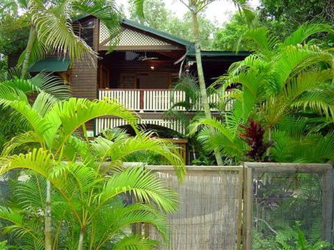 Appian Beach House - Accommodation QLD 6