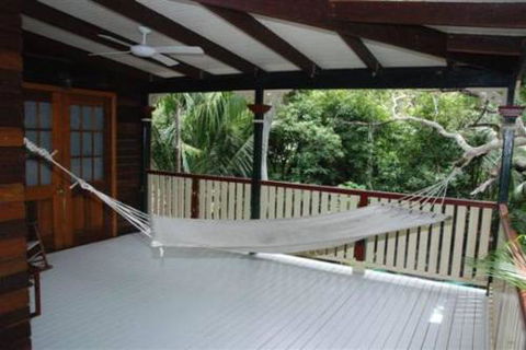 Appian Beach House - Accommodation QLD 2