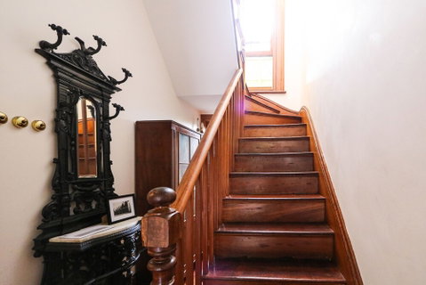 Discover Classic Rocks - Accommodation QLD 4
