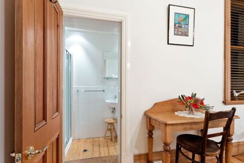 Annies Victorian Terrace Accommodation Fremantle - Accommodation QLD 4