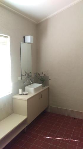 The Cottage At Riverside Farm - Accommodation QLD 3