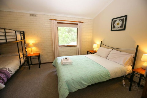 Cedar Holiday Units Apartment 2 - Accommodation QLD 1
