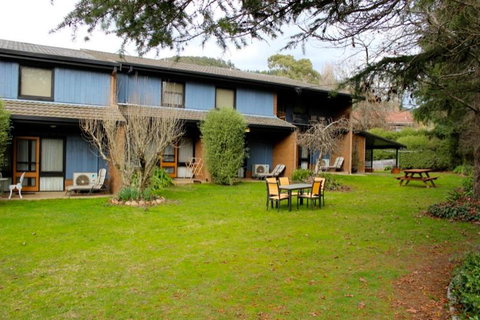 Cedar Holiday Units Apartment 2 - Accommodation QLD 6