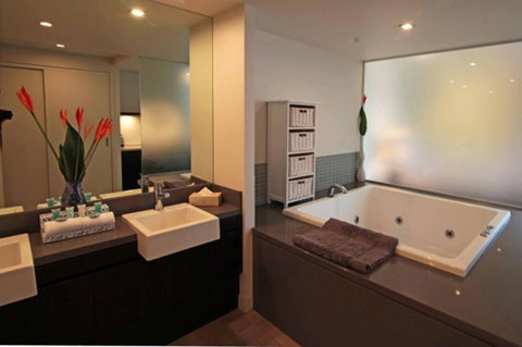 132 SEA TEMPLE LUXURY DIRECT STUDIO - Accommodation QLD 1