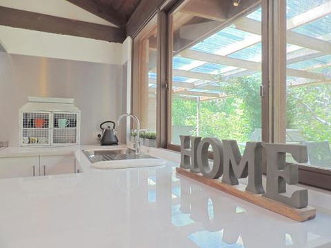 Farrington House On The Banks Of The Ovens River - Accommodation QLD 3