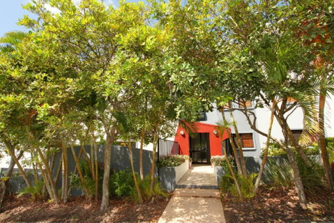 Unit 4 Beaumont Sur Mer 13 15 Pacific Terrace Coolum Beach 400 BOND LINEN SUPPLIED - Accommodation QLD 3