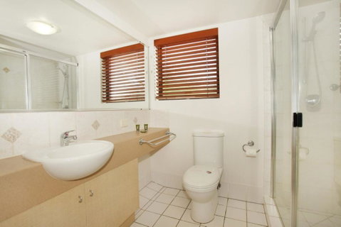 Unit 4 Beaumont Sur Mer 13 15 Pacific Terrace Coolum Beach 400 BOND LINEN SUPPLIED - Accommodation QLD 2