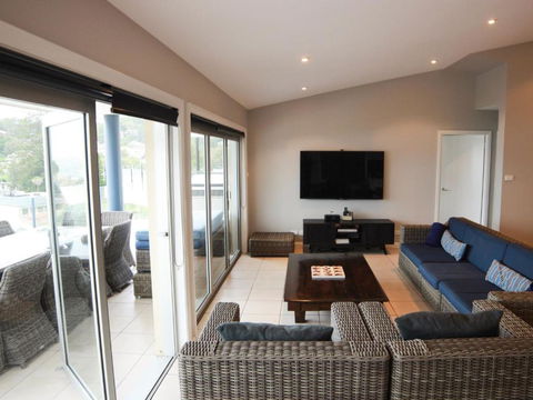 Absolutely Avoca 114a Avoca Drive Avoca Beach - Accommodation QLD 4