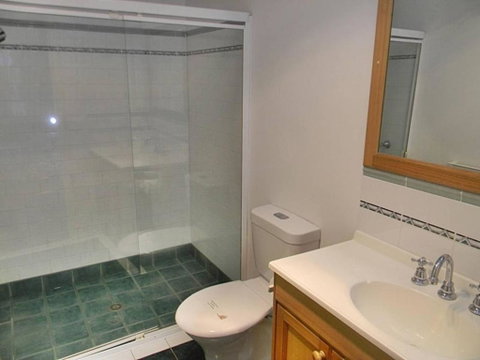 LAKESIDE2 - Accommodation QLD 2