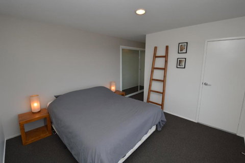 Lontano - Accommodation QLD 6