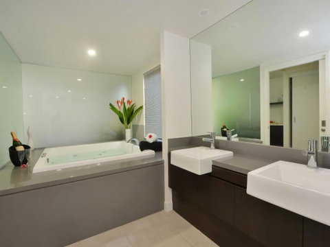 Solitudes Studio At Sea Temple - Accommodation QLD 1