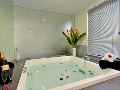 Solitudes Studio At Sea Temple - Accommodation QLD 2