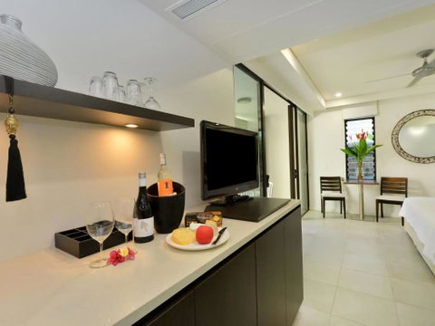 Solitudes Studio At Sea Temple - Accommodation QLD 6