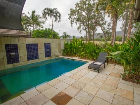 Solitudes At Sea Temple - Accommodation QLD 3