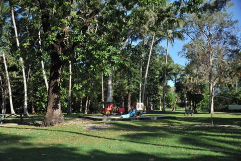 Surya Beachfront Villa No.1 - Accommodation QLD 4