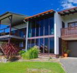 Barrels Beach House 28 Dulconghi Street - Accommodation QLD