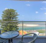 The Oaks Waterfront Resort Unit 303 - Accommodation QLD