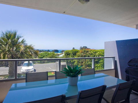 LORNE CHALET APARTMENT 10 Ask About Midweek Deals - Accommodation QLD 3