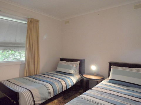 RETRO RETREAT INLET SIDE - Accommodation QLD 3