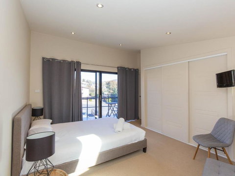 Khione 5 / 23 25 Kirwan Close - Accommodation QLD 3