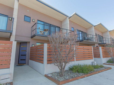 Khione 5 / 23 25 Kirwan Close - Accommodation QLD 5