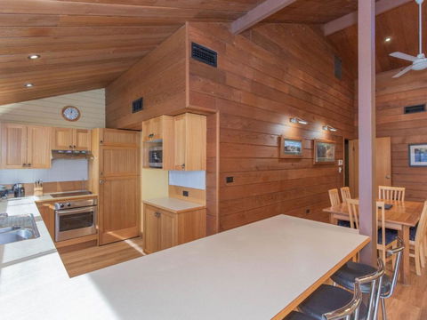 Ibis 19 McLure Circuit - Accommodation QLD 1