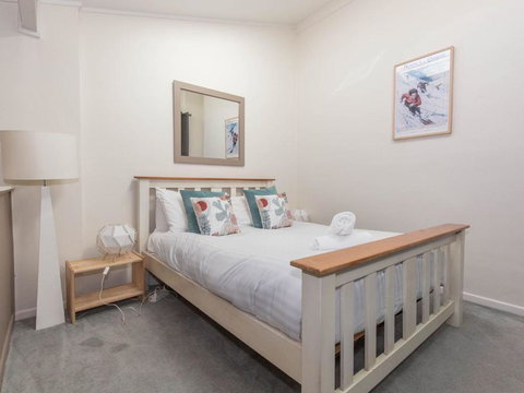Razorback 13 / 1 Gippsland Street - Accommodation QLD 5