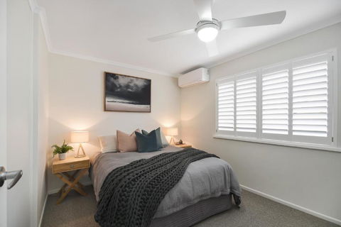 Renovated Moololaba Unit 100m To Beach - Accommodation QLD 6