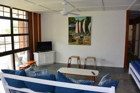 Alicante - Accommodation QLD 3