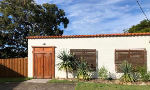 Alicante - Accommodation QLD 0