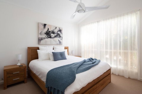 SAILS TWO INVERLOCH - Accommodation QLD 1