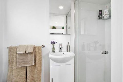 TINY HOME......BIG Views - Accommodation QLD 3