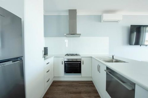 Wallaroo Beachfront Tourist Park - Accommodation QLD 4