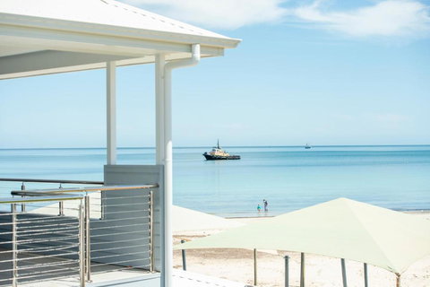 Wallaroo Beachfront Tourist Park - Accommodation QLD 3