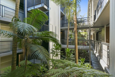 Footsteps To The Heart Of Noosa And A View! - Accommodation QLD 1