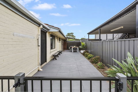 Lake Escape On Pool Avenue - Accommodation QLD 5