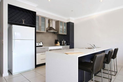 Cypress Townhouse 21 Mulwala - Accommodation QLD 4