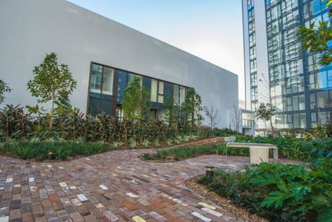 STUNNING Luxury 2beds2bathAPT AtCBD (Haymarket) - Accommodation QLD 1