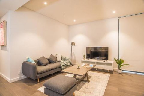 STUNNING Luxury 2beds2bathAPT AtCBD (Haymarket) - Accommodation QLD 5