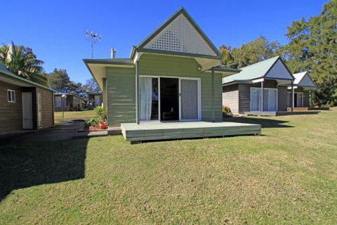 Nannys Beach House - Accommodation QLD 1