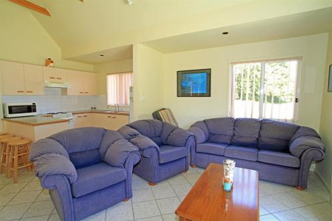 Nannys Beach House - Accommodation QLD 2