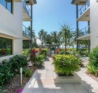 Beachfront Apartment with Ocean Views - Accommodation QLD