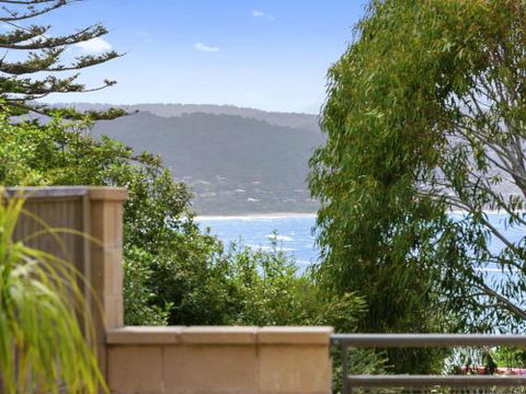 APARTMENT 23 PACIFIC APARTMENTS Sit On The Deck & Soak In The View - Accommodation QLD 0