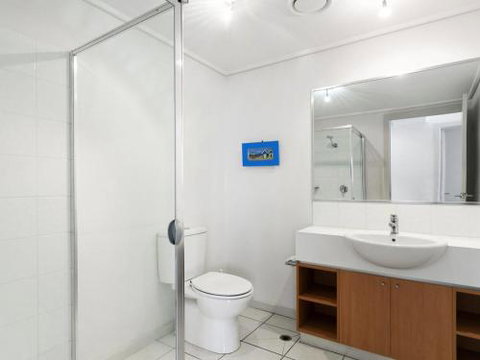 APARTMENT 23 PACIFIC APARTMENTS Sit On The Deck & Soak In The View - Accommodation QLD 4