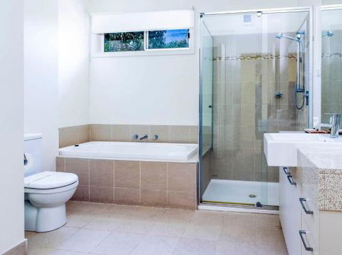 COASTAL SOUL VILLA At BROADBEACH - Accommodation QLD 4