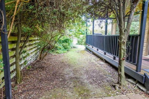 APOLLO BAY HOLIDAY HOUSE Walk To Beach + Wifi - Accommodation QLD 1