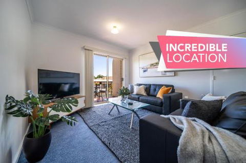 In The Midst On Melbourne Wifi Nespresso - Accommodation QLD 0