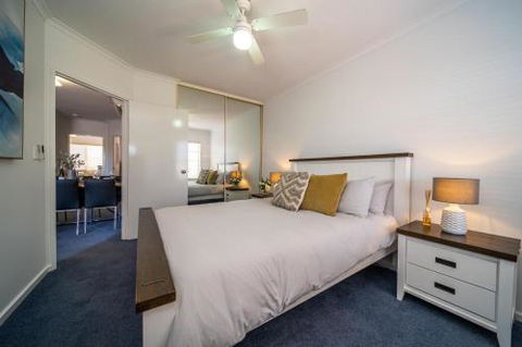 In The Midst On Melbourne Wifi Nespresso - Accommodation QLD 4