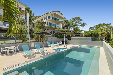 Impressive Views Of Noosa Unit 8 Taralla 16 Edgar Bennett Avenue Noosa Heads - Accommodation QLD 3