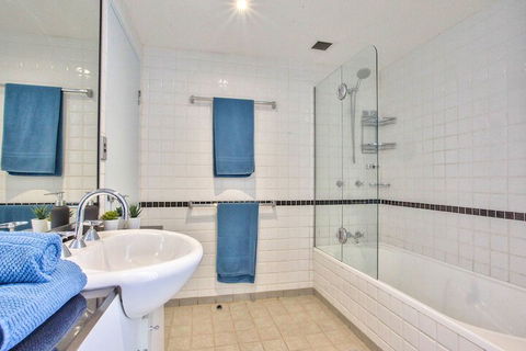 Apartment CBD Jones Bay - Accommodation QLD 4